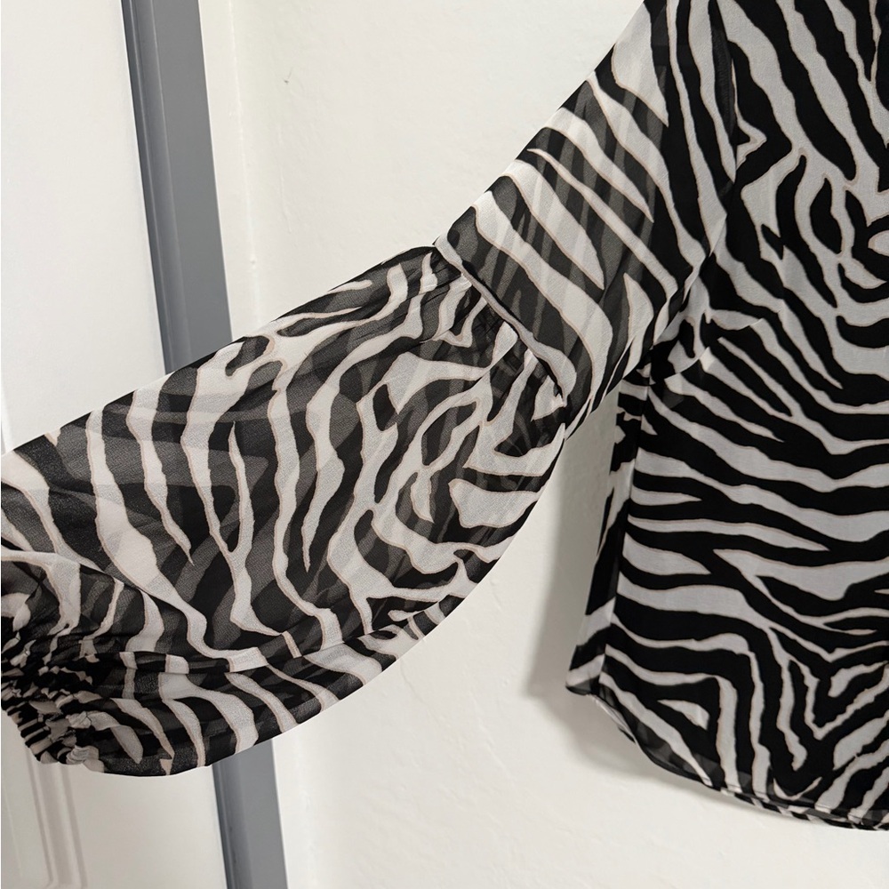 White House Black Market Zebra Print Lace-Up Blouse, Size Small - Picture 12 of 12